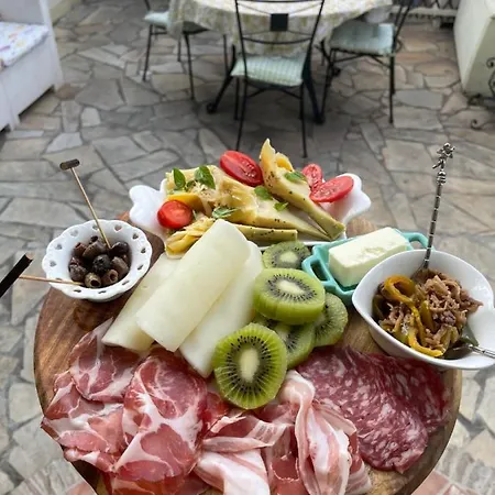 Piccolo Paradiso Nocleg ze śniadaniem 3*